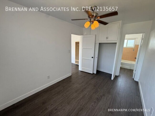Building Photo - 456 Davidson St