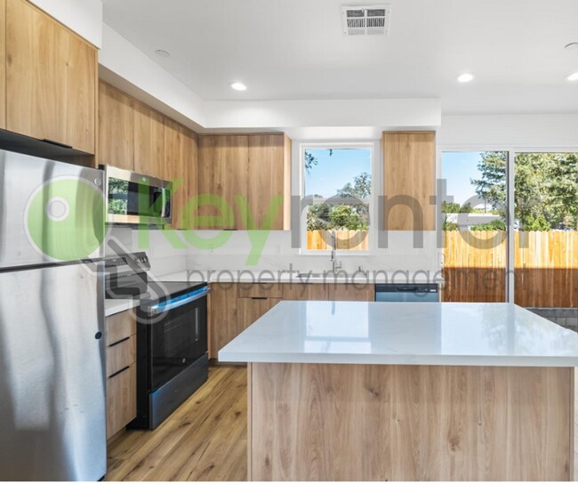 Building Photo - 967 Olive Br Pl