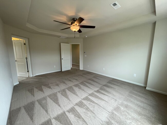 Building Photo - Luxurious 3 Bedroom 2.5 Bathroom House in ...