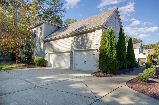 Building Photo - Stunning 5-Bedroom, 5-Bathroom Home with Chef's Kitchen and Luxurious Features