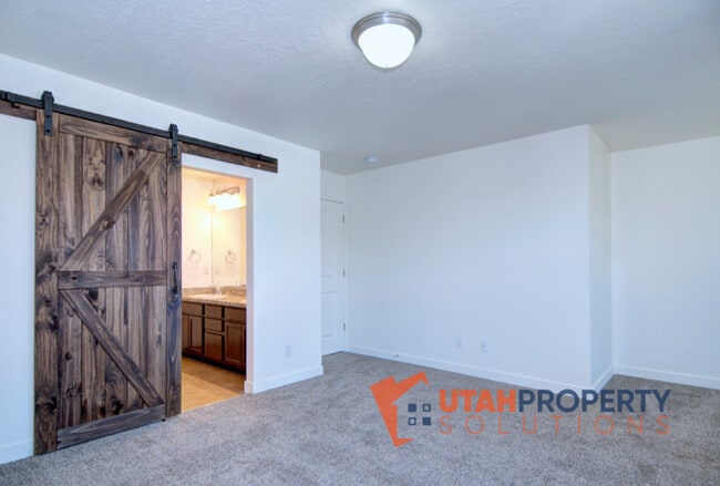 Building Photo - 5670 W Pelican Ridge Ln