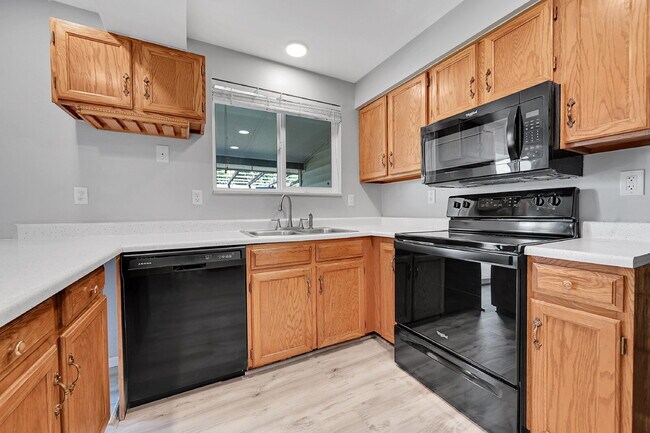 Building Photo - $2,895 - 3 Bed, 2.5 Bath Home with Central...