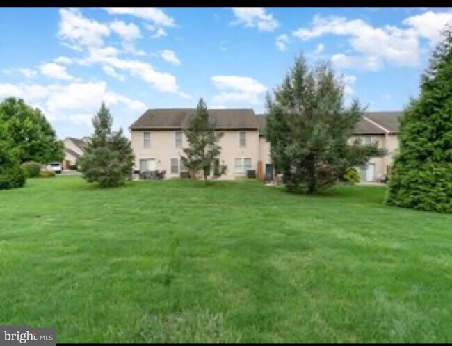 Building Photo - 471 Stonehedge Ln