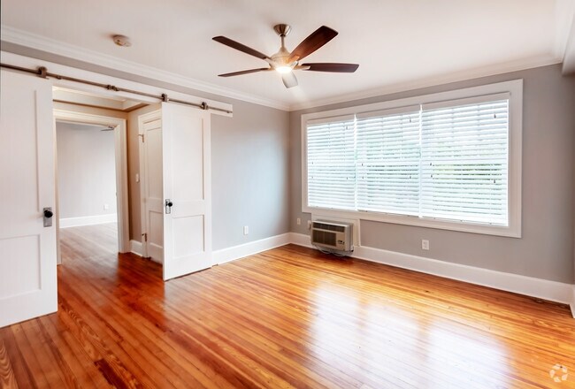 1 BD/ 1 BA - 550 SqFt Unit #18 - Living Area - Inezda Apartments