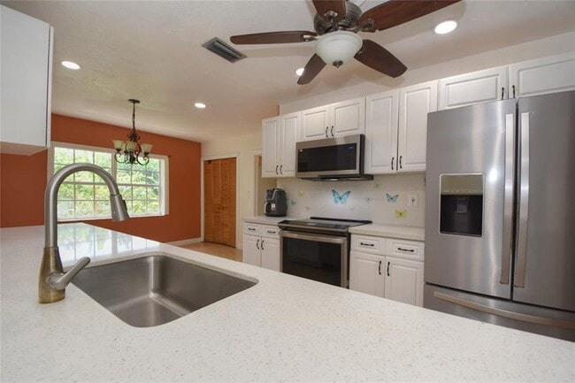 Building Photo - 5385 SW 8th Ct