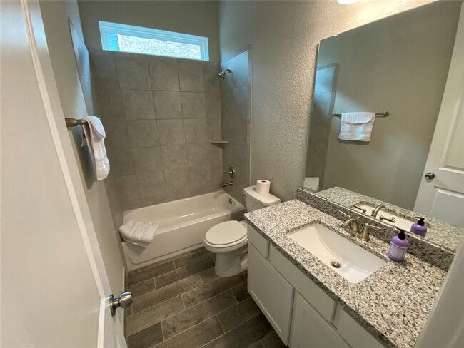 Building Photo - 7414 Evelyn Grv Dr