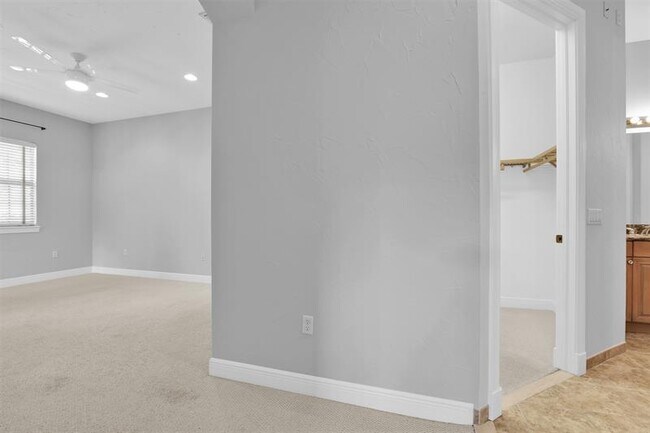 Building Photo - 7535 Old Thyme Ct