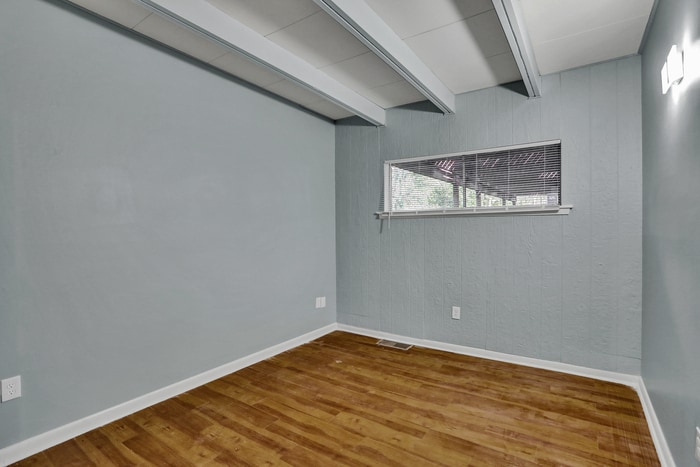 Building Photo - 5365 Jamaica Dr