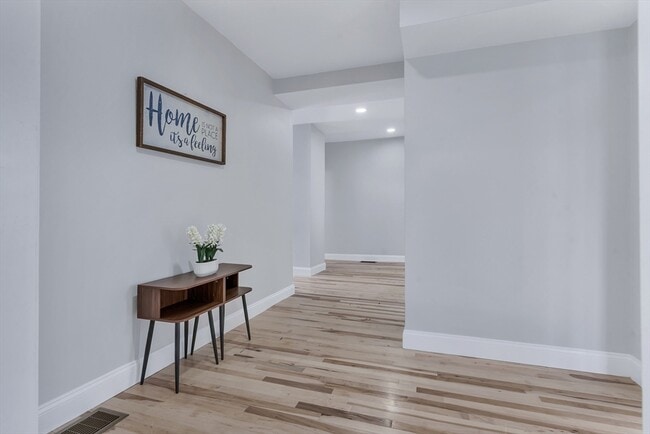 Building Photo - 73 Walnut St