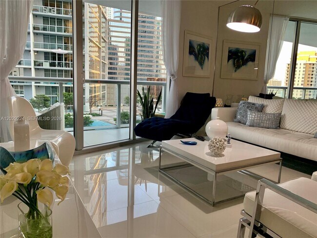 Building Photo - 475 Brickell Ave
