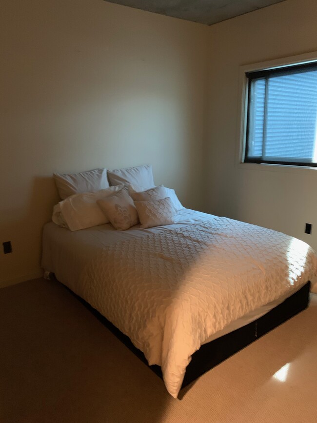 Secondary Bedroom - 1950 W Bellerive Ln