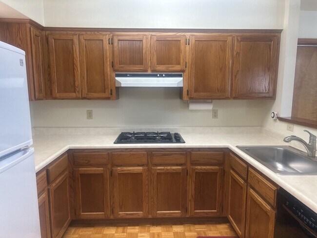 Building Photo - 2149 Woodcrest Ct