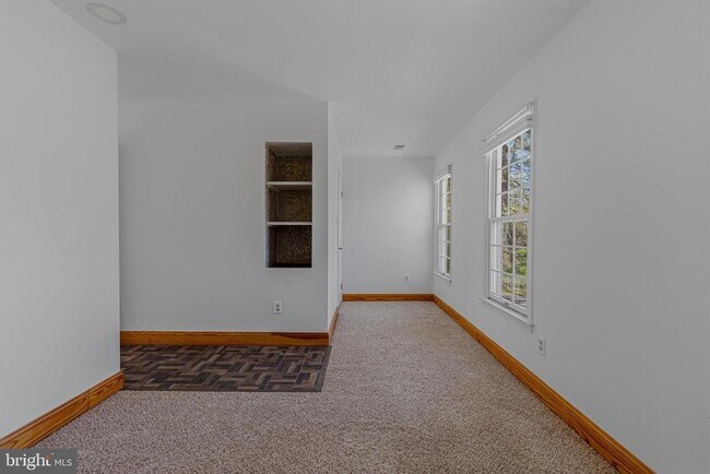 Building Photo - 1646 Stowe Rd