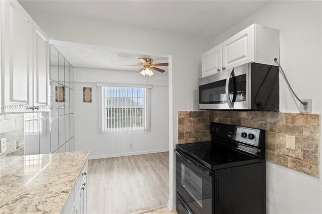 Building Photo - 300 SW 134th Way
