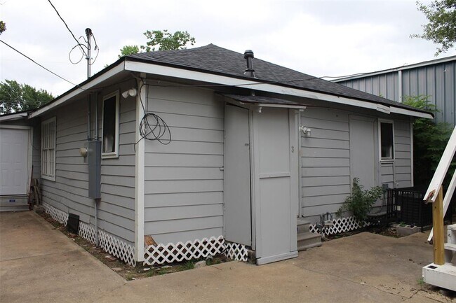 Primary Photo - 6702 Avenue T Ave