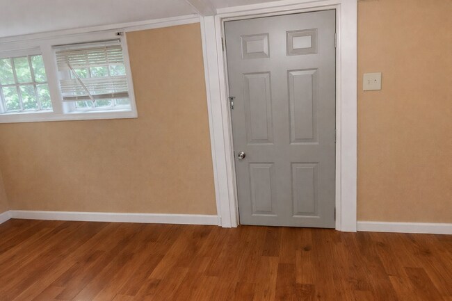 Building Photo - 4322 Mikado Ave