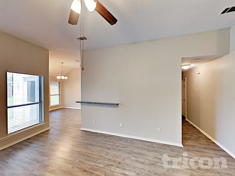 Building Photo - 1508 Manitoba Ln