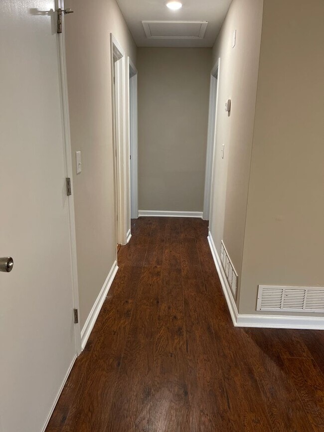 Building Photo - Duplex in Douglasville