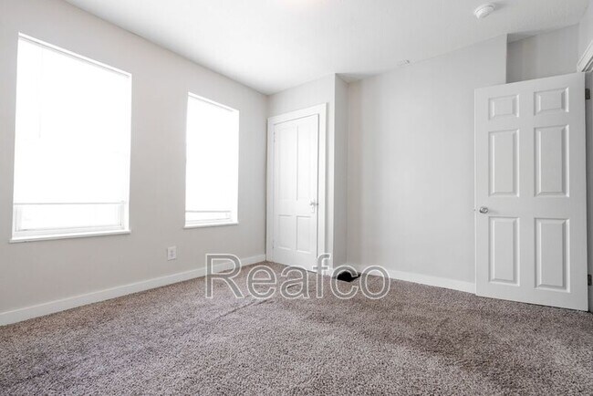 Building Photo - 47 W Moler St