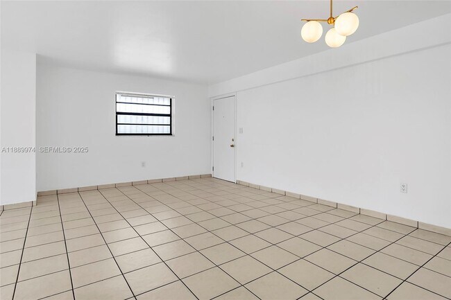 Building Photo - 3945 SW 89th Ave