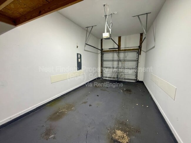 Building Photo - 7067 Deer Lodge Cir