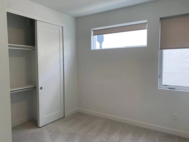 Building Photo - Beautiful Sloans lake Two Bed / Two and a half bath condo for rent