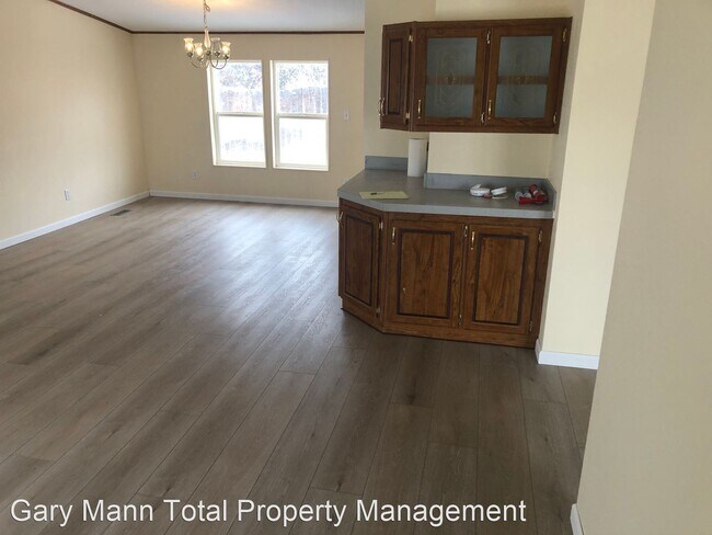 Building Photo - 4 br, 2 bath House - 6102 Rd 3 NE