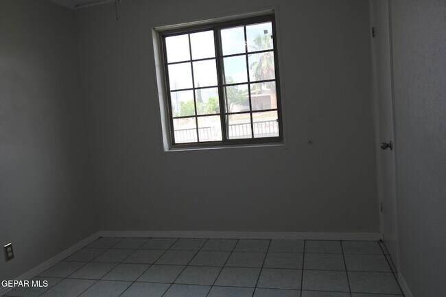 Building Photo - 906 Geronimo Dr
