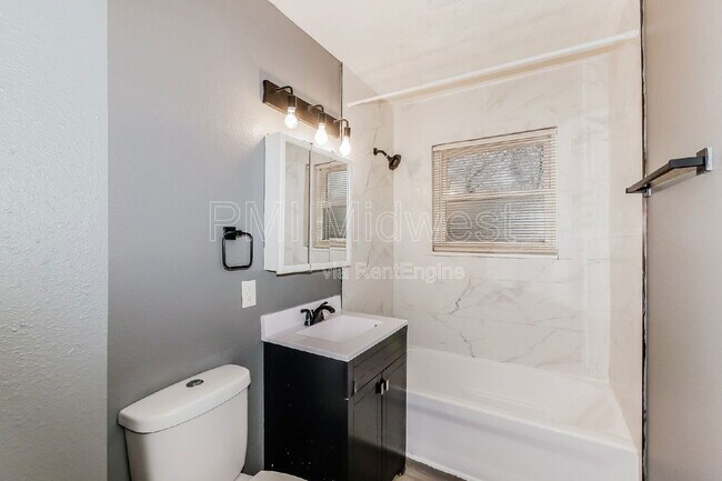 Building Photo - 6062 E 16th St