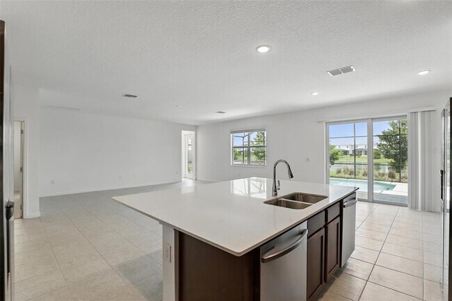 Building Photo - 251 Ballo Dr