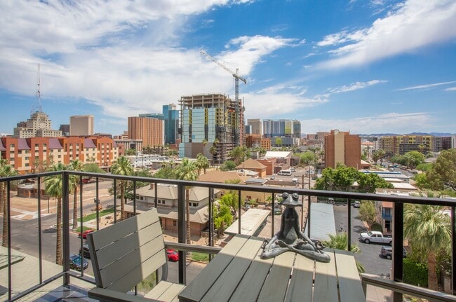 Building Photo - READY TO VIEW NOW! Gorgeous Downtown Phoen...