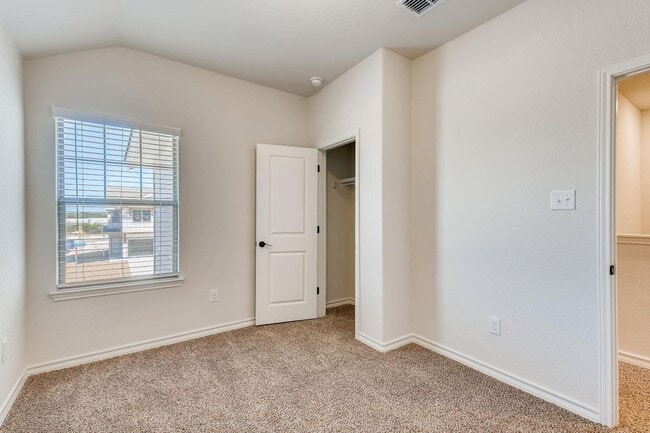 Building Photo - 10311 Lynwood Crk