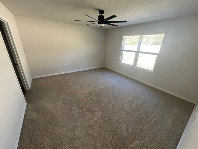 Building Photo - Beautiful 3 Bedroom, 2 Bath Pace Home available !!