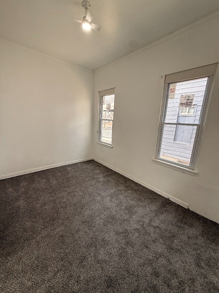 Building Photo - 1107 E Frye Ave