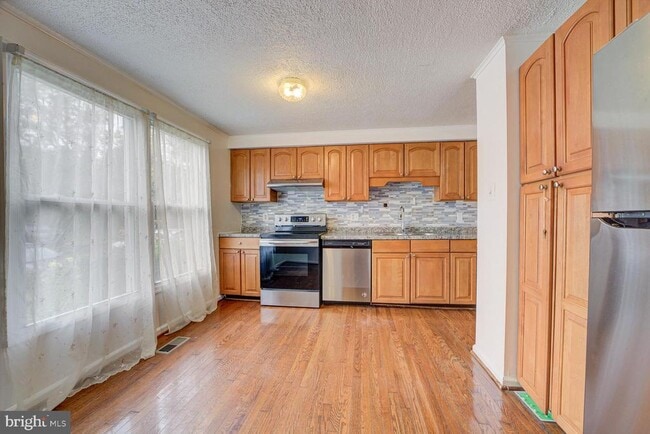 Building Photo - 27 Briarstone Ln