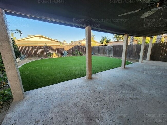 Building Photo - Charming 3 bedrooms/ 2.5 bathroom home.