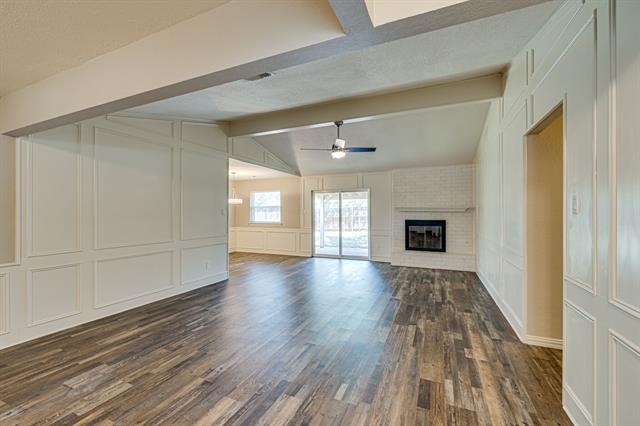 Building Photo - 2101 Warwick Dr