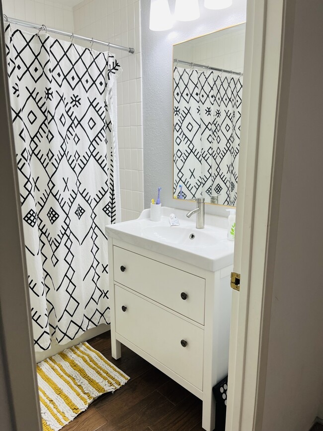 Building Photo - 4511 Collwood Ln