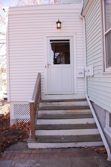 Building Photo - 35 Sydney St