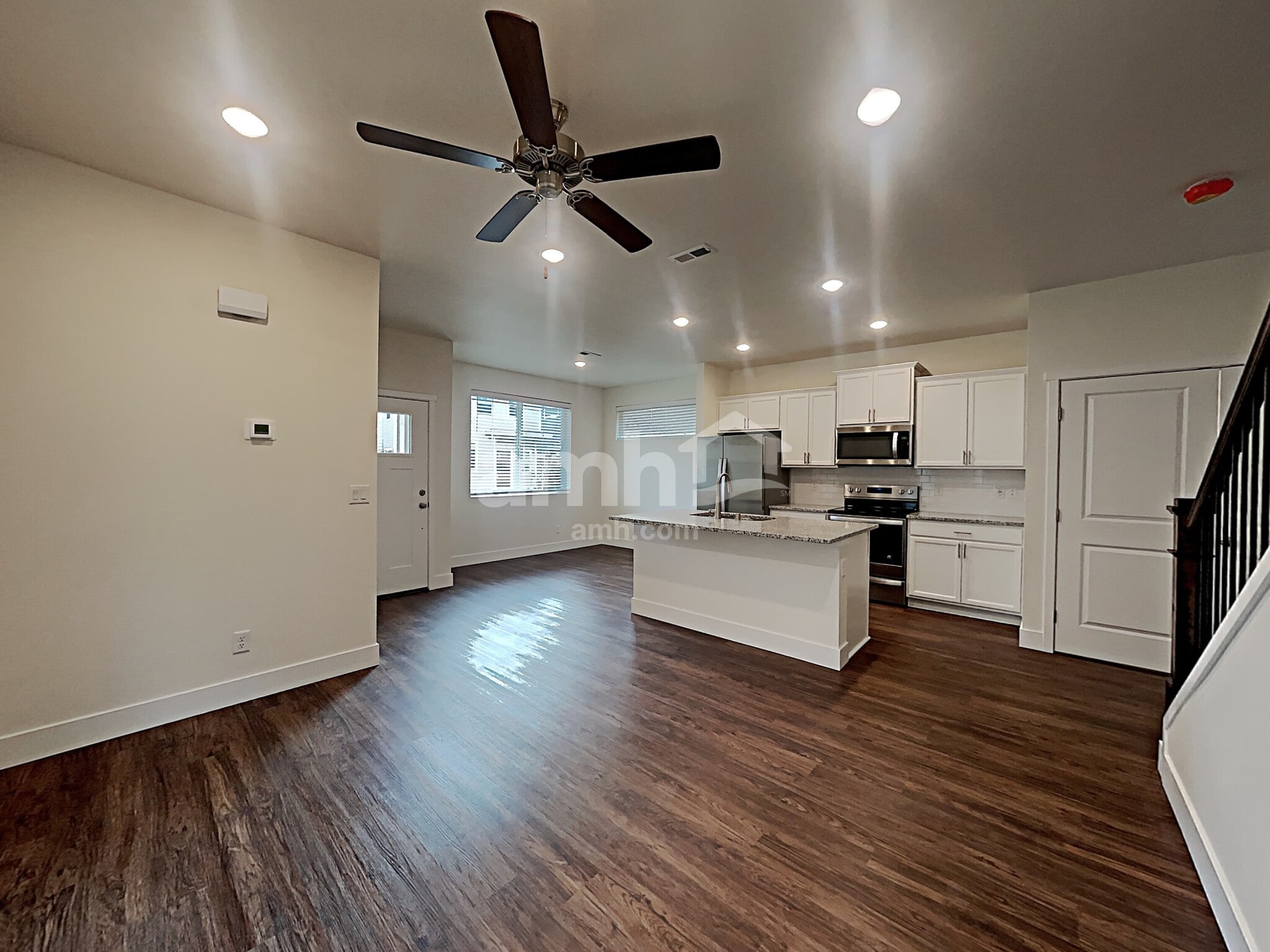 Building Photo - 33030 Lookout Ln