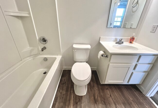 Building Photo - 2103 Portway Alley