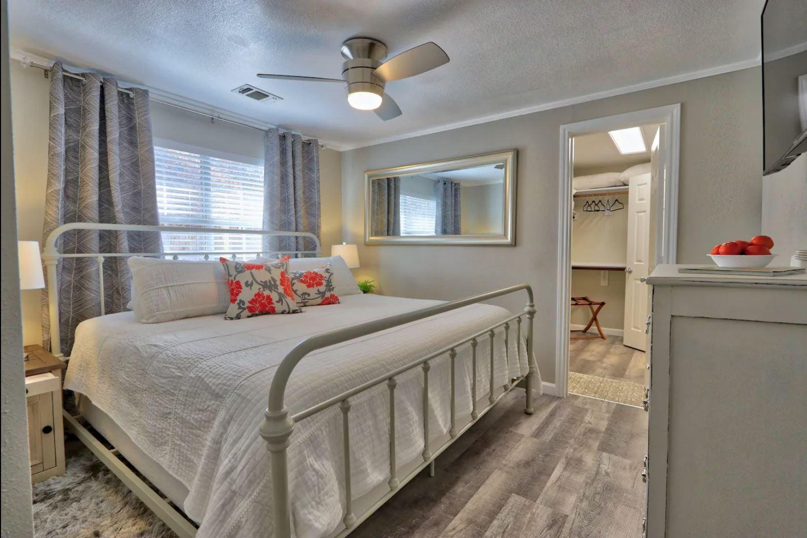 Master (furnished) - 603 N Avenue N