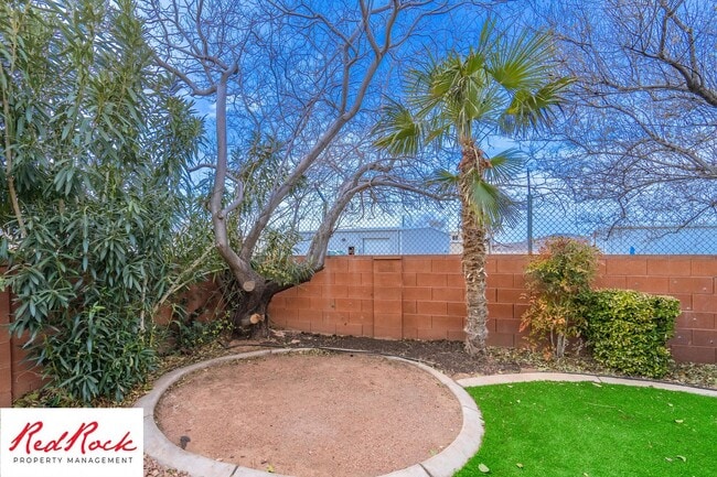 Building Photo - 3 Bedroom Home in Hurricane with Community Pool