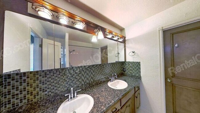 Building Photo - Spacious Edmond 4-Bed, 3-Bath Home with Storm Shelter