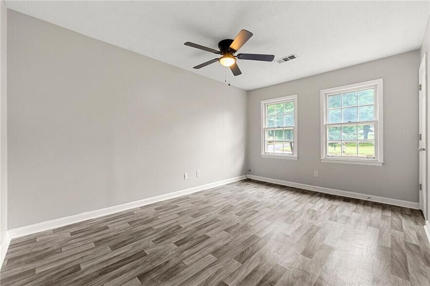 Building Photo - 218 Mill Creek Pl