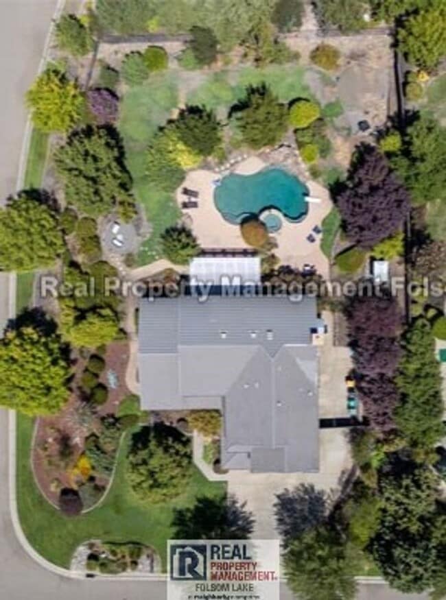 Building Photo - 2665 Aberdeen Ln