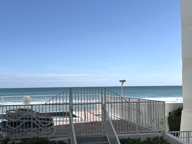 Building Photo - 3580 S Ocean Blvd