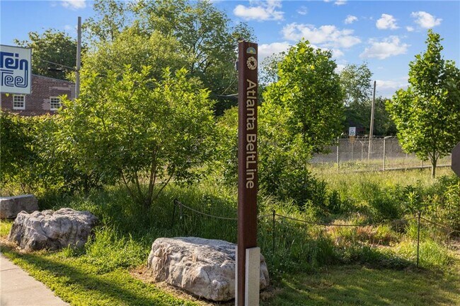 Building Photo - 791 Wylie St SE