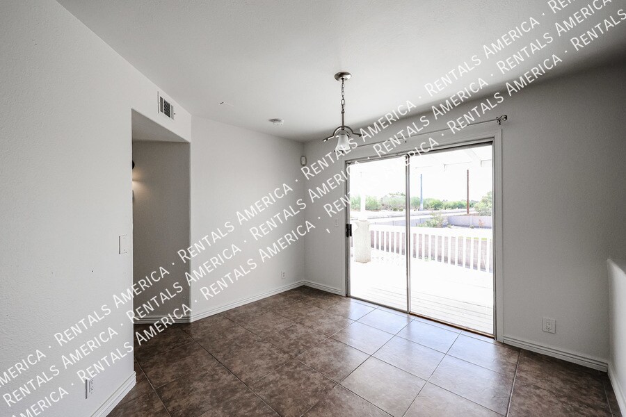 Building Photo - 7219 S 14th Pl