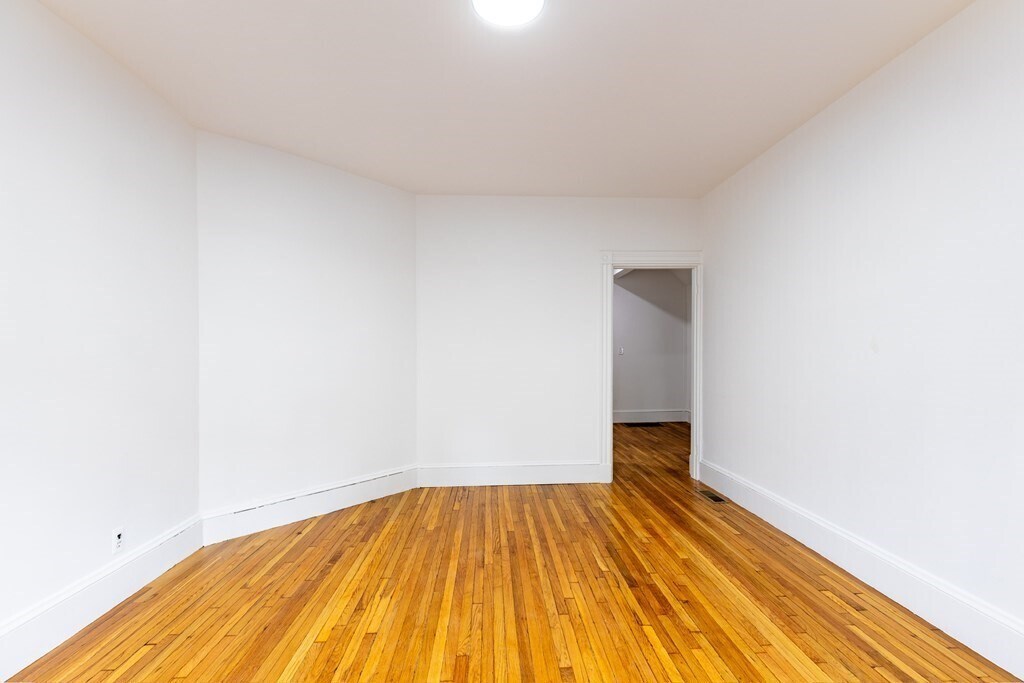 Building Photo - 178 L St